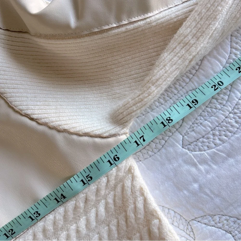 Central Park West - Pierce Vegan Sweater (Pullover) in Ivory